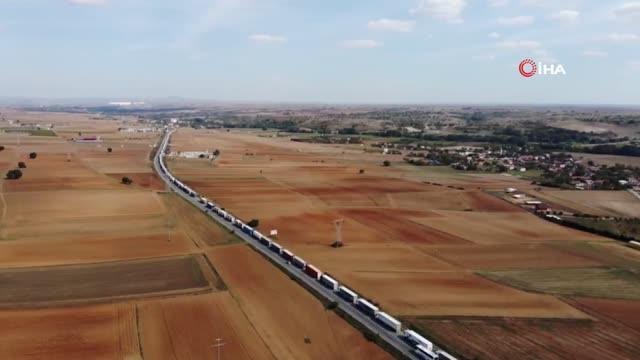 Hamzabeyli Sınır Kapısı'nda tır kuyruğu 37 kilometreyi aştı.