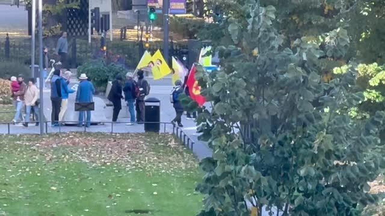 Son dakika haberleri | STOCKHOLM - İsveç'te terör örgütü YPG/PKK yandaşları gösteri yaptı