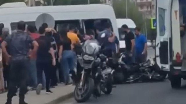 Yunus ekibi minibüsle çarpıştı: 2 polis yaralı