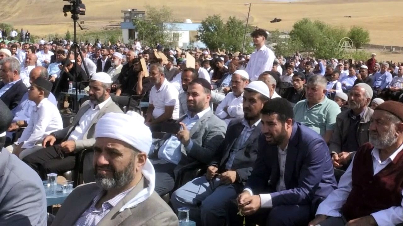 Bakan Soylu, Kur'an kursu açılışı ve hafızlık icazet programına katıldı