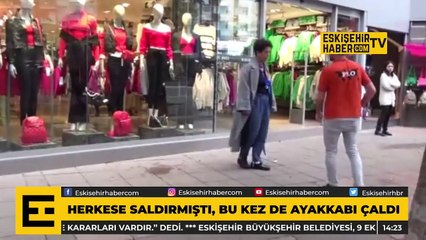 Sokak ortasında insanlara çantasıyla saldıran kadının, yeni görüntüleri ortaya çıktı
