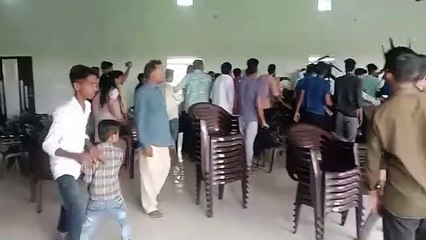 VIDEO: तीन तलाक के कार्यक्रम में मुस्लिम महिलाओं के पीछे ही पहुंच गए परिजन, जमकर हुआ हंगामा