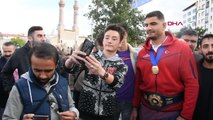 Sivas haberi... SPOR Dünya şampiyonu Taha Akgül'e memleketi Sivas'ta coşkulu karşılama