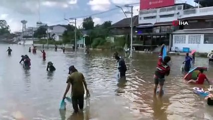 O ülke kabusu yaşıyor! Tüm hayat sular altında kaldı