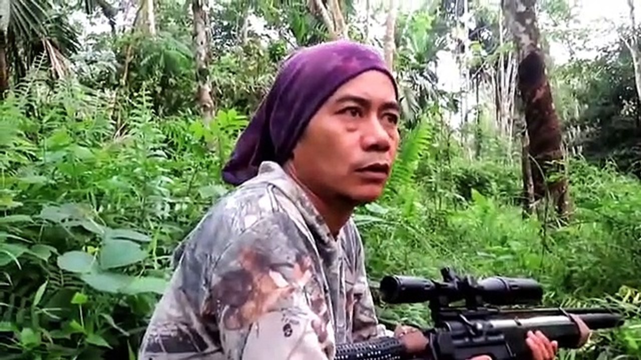 berburu tupai yang meresahkan petani durian