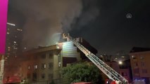 Son dakika haberleri! Kadıköy'de bir binada meydana gelen patlamanın ardından çıkan yangın söndürüldü