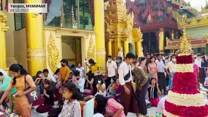 Thadingyut-Fest in Myanmar: Tausende beten in der Shwedagon-Pagode