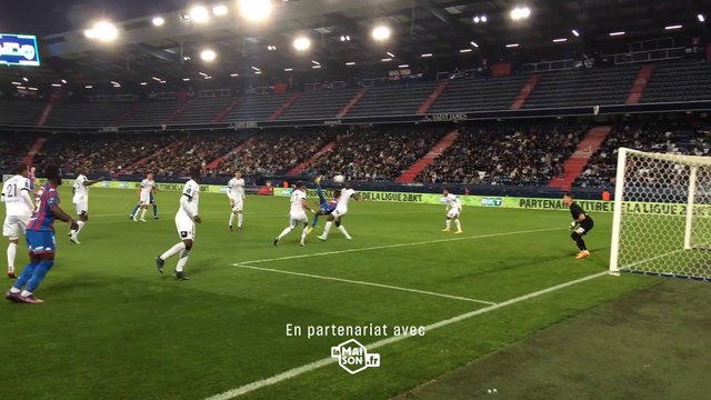Le but de Godson Kyeremeh vu depuis le bord de la pelouse (J11 Ligue 2 BKT : SMCaen 1-0 Niort)