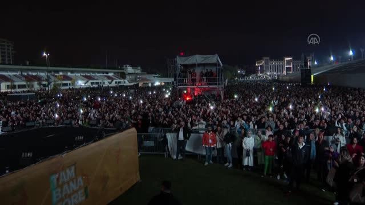 Tam Bana Göre Festivali'nde Murat Dalkılıç ve Derya Uluğ konser verdi