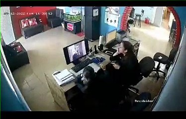 Jefe puso una cámara sin avisar y descubrió a empleadas durmiendo en horario laboral