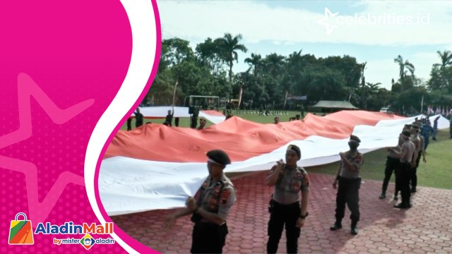 Bendera Merah Putih Raksasa Diarak Keliling Kota Pekalongan