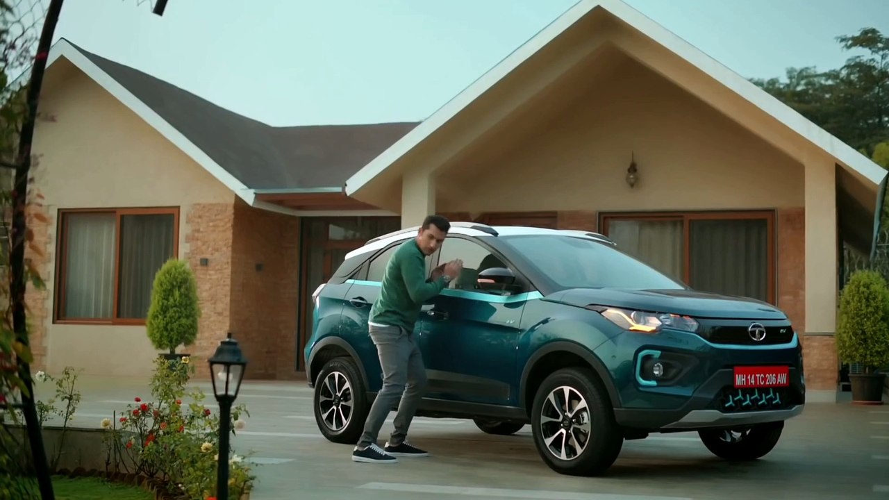 2022 Byd E6 vs Nexon Ev detailed comparison || Byd E6 vs Nexon Ev