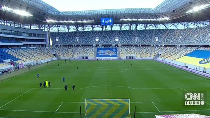 Maça füze arası! Futbolcular sığınaklara gitti...