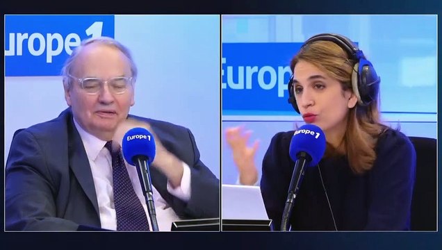 Pénurie de carburants : «Un drame français absolument classique», constate Jean-Louis Bourlanges