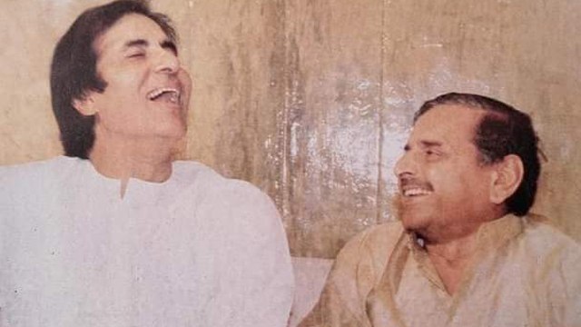 Mulayam Singh Yadav Old Photos Viral, Amitabh Bachchan से था पुराना रिश्ता | Boldsky*Lifestyle