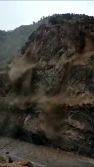 The Moment a Mountain Collapsed in Southern Saudi Arabia