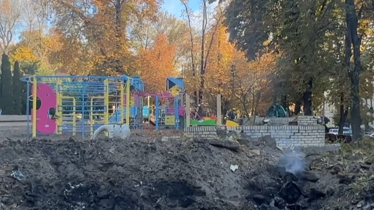 Kiew: Spielplatz nach Explosionen zerstört