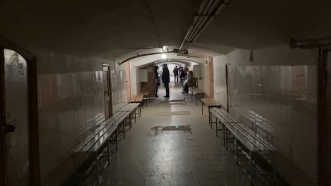 Kiew: Szenen aus dem Luftschutzbunker