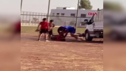 Son dakika haberleri | KAVGAYI AYIRIRKEN ELİNDE MUŞTA OLAN ÖĞRENCİYE MÜDAHALE EDEN ANTRENÖRE GÖZALTI