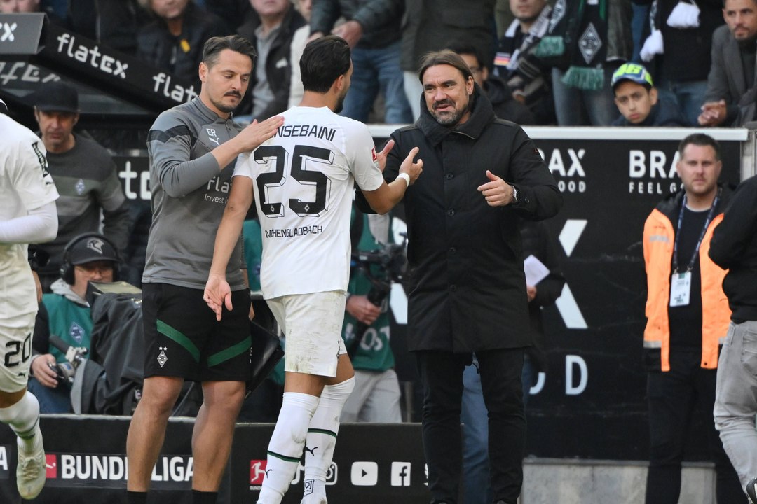 'Komplettester Linksverteidiger der Bundesliga': Farke adelt Bensebaini