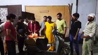 Ramesh Matiala's cake cutting ceremony