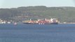Çanakkale haberleri... Çanakkale Boğazı'nda makine arızası yapan gemi limana çekildi