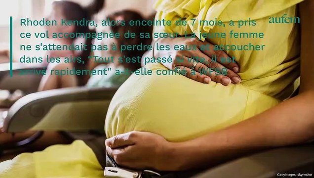 Cette maman accouche dans un avion et trouve le prénom parfait pour son bébé !