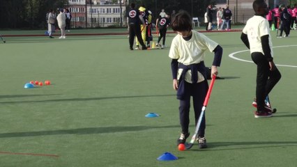 Plus de 200 enfants de l'enseignement spécialisé de la Ville de Bruxelles s'initient au hockey sur gazon