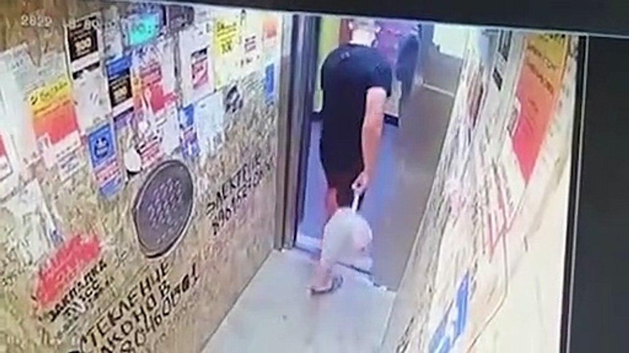 Il frôle la mort à cause d'un ascenseur défaillant !