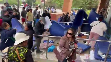 Tensión en el ingreso de la Gobernación de Santa Cruz