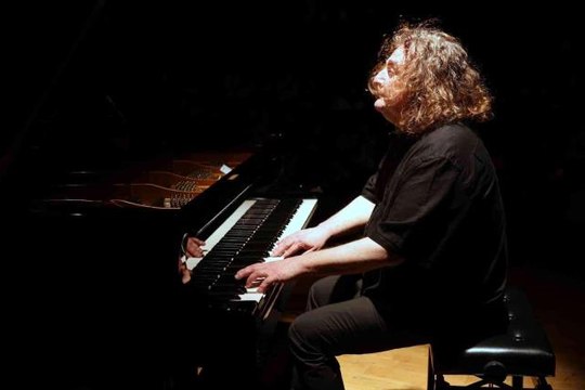 Kültür sanat sezonu Tuluyhan Uğurlu konseriyle başladı