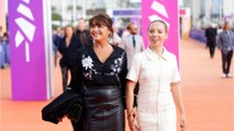 VOICI -  Emma de Caunes poste une magnifique photo de sa fille de 20 ans