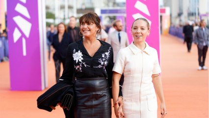 VOICI -  Emma de Caunes poste une magnifique photo de sa fille de 20 ans