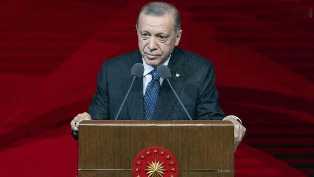 Erdoğan'dan 35 yaş ve üstü kadınlara müjde: Lisans ve ön lisans programlarında ek kontenjan tanımlanacak