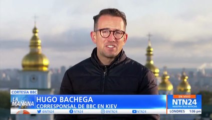 Un periodista fue sorprendido en vivo por la caída de misiles en Kiev, Ucrania