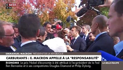 Emmanuel Macron appelle les directions des groupes pétroliers et les syndicats à "la responsabilité", en soulignant que "le blocage" des dépôts de carburant n'est "pas une façon de négocier"