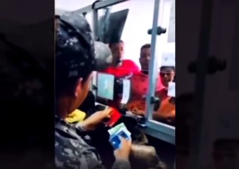 Policía suspende al sargento que requisó las pertenencias de Ana Francisca