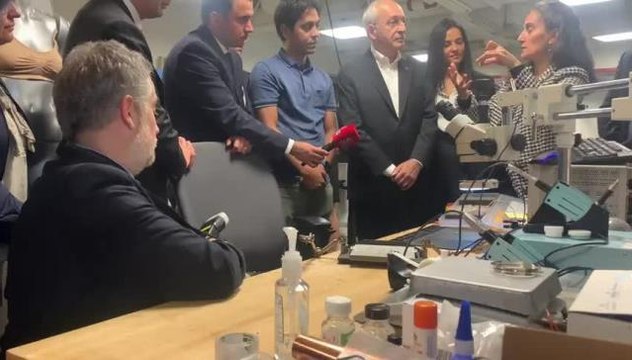 Kılıçdaroğlu'nun ABD Ziyareti Başladı… Ünlü Türk Fizikçi Dağdeviren ile Massachusetts Teknoloji Enstitüsü'nde Geliştirilen Yeni Teknolojileri İnceledi