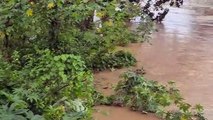 Río Cahabón comienza a desbordarse en Cobán, Alta Verapaz