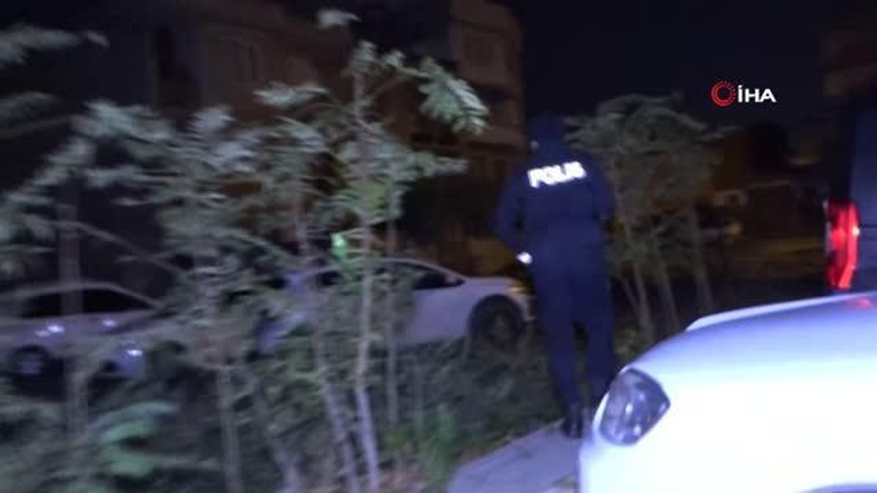 Polislerin "hırsız var" diye tırmandıkları evde...