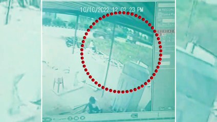 कुचलने के बाद भी नहीं रोका, बाइक सहित पिता-पुत्र को घसीट ले गया ट्रक