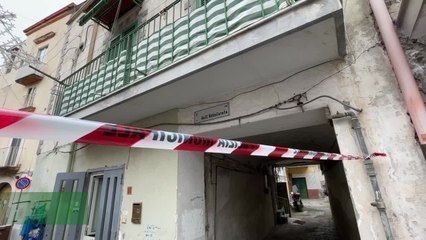 Download Video: Operaio 59enne precipita dal tetto di un palazzo e muore a Portici