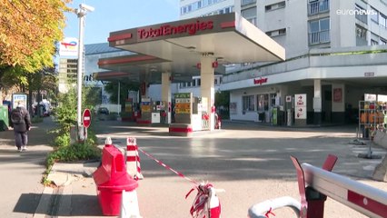 Pénuries de carburant en France : grève reconduite, réunion d'urgence à Matignon