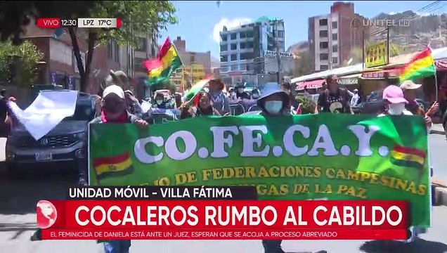 Cocaleros de Adepcoca y Gremiales marchan para participar del Cabildo en La Paz