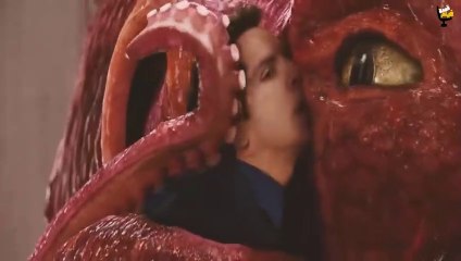 ولد بيلاقي قطعة اثريه سحريه اول ما يحركها بتصحي تماثيل فرعونيه ضخمه ممكن تدمر العالم وبيحاول يحميها