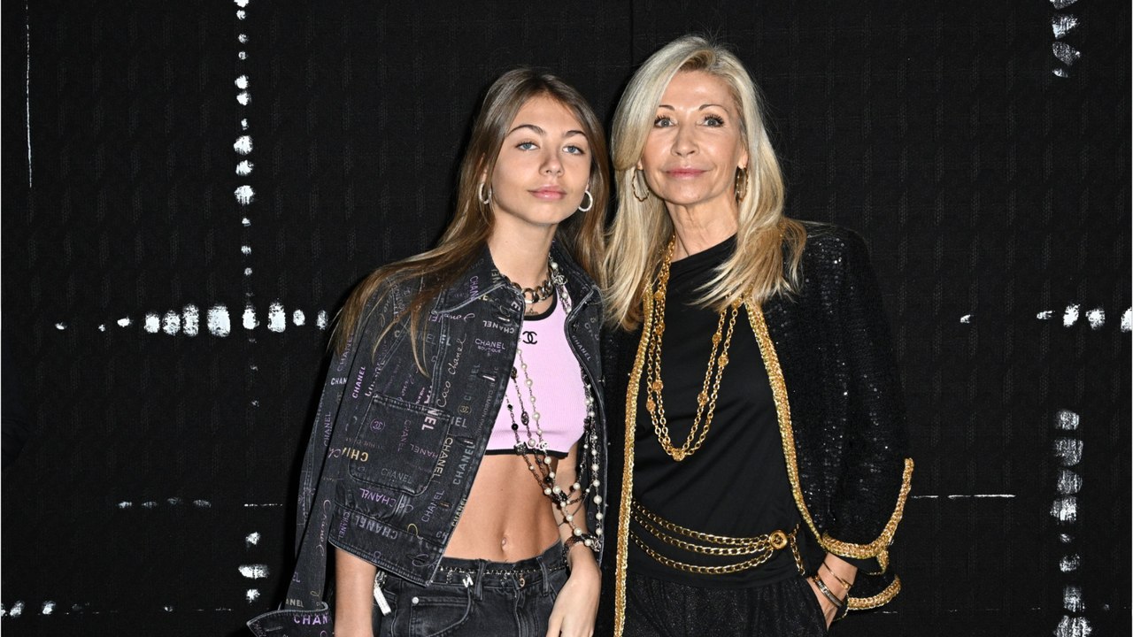 GALA VIDEO - Stella Belmondo : quelles sont ses relations avec les autres enfants de Jean-Paul Belmondo ?