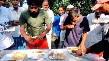 1 मिनट मे 5 प्लेट छोला भटूरा खाओ और ₹2500 ले जाओ _ Chola bhatura eating challenge _street food eating
