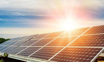 تكنولوجيا جديدة من ألواح الطاقة الشمسية تولد الكهرباء ليلاً