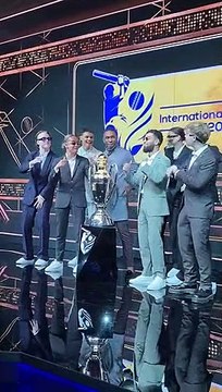 Dwayne Bravo with Norwegian dance group Quick Style at the unveils of ILT20 trophy