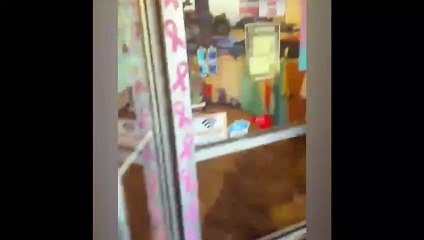 ABD'de restoran basıp müşterileri dövdüler!